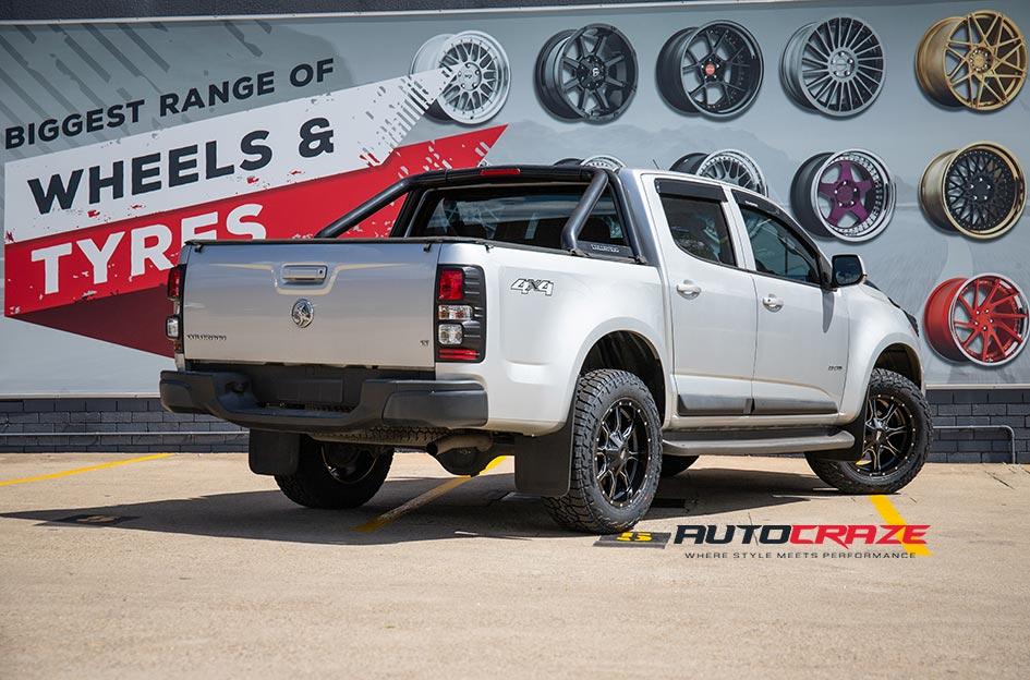 HOLDEN COLORADO MO970 SATIN BLACK MILLED ACCENTS